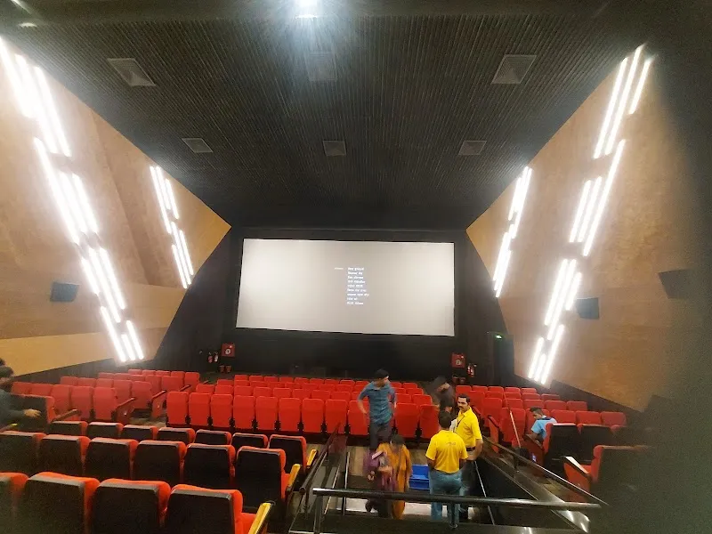 Roxy Cinemas, Charni Road