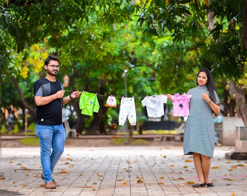 UK DIGITAL PHOTO STUDIO best Newborn Baby Photography, Theme Based Children’s Photography, Maternity Photography