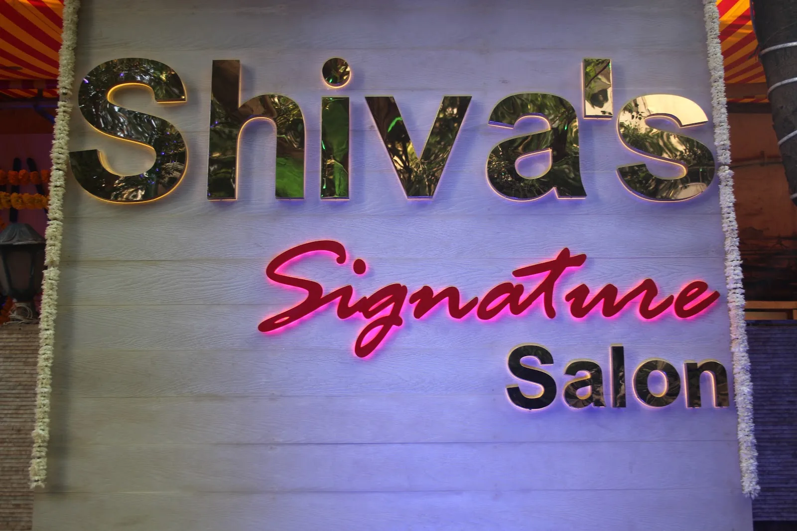 Shivas Signature Salon Walkeshwar