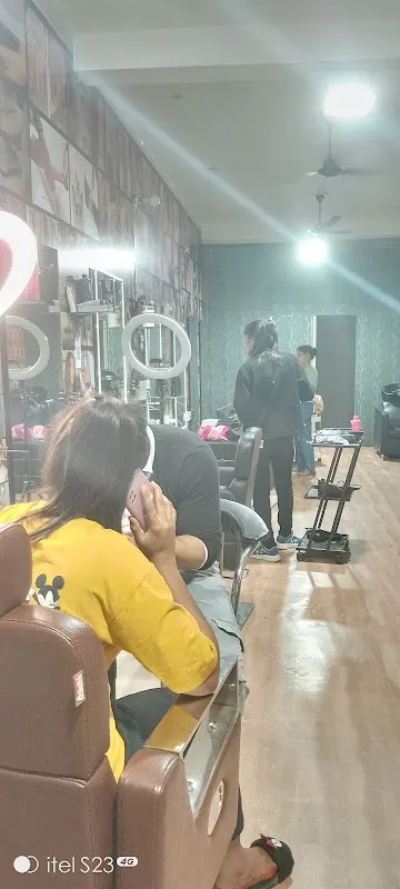 Aman Salon Tattoo & Academy