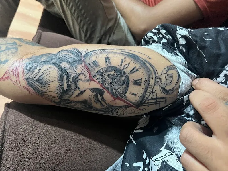 Aman Salon Tattoo & Academy