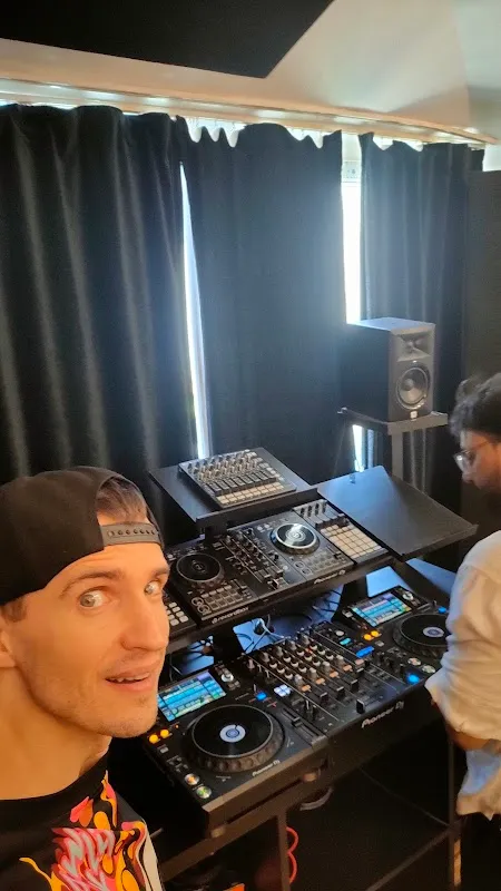 o3 studio (Music Production | Dj Academy | Mixing and Mastering Studio)