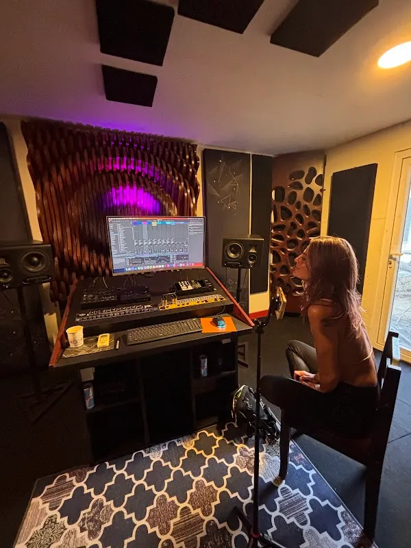 o3 studio (Music Production | Dj Academy | Mixing and Mastering Studio)