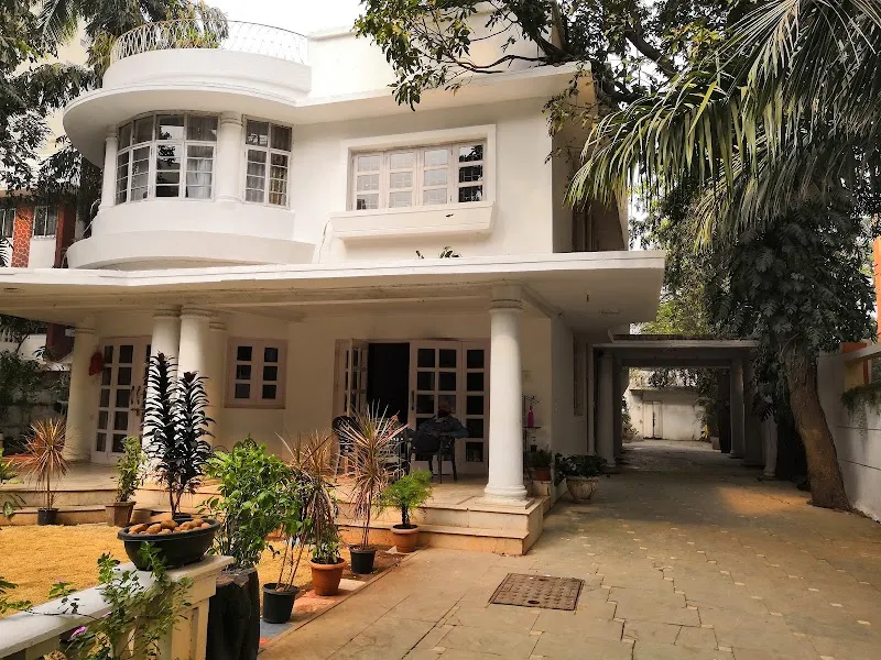 White House Bungalow