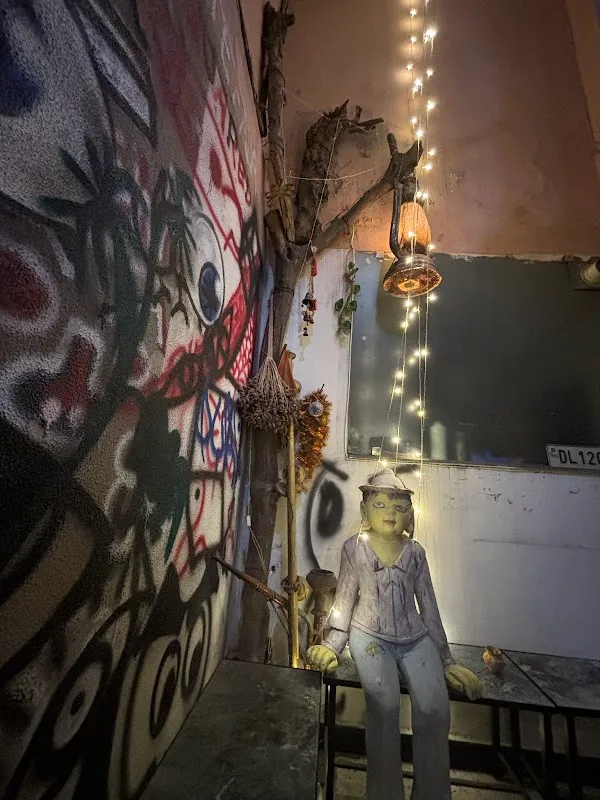 mool: multidimensional space and art collective