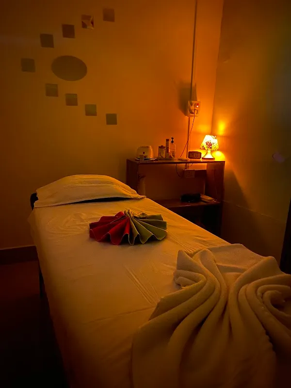 RE-FRESH UNISEX SALON & SPA