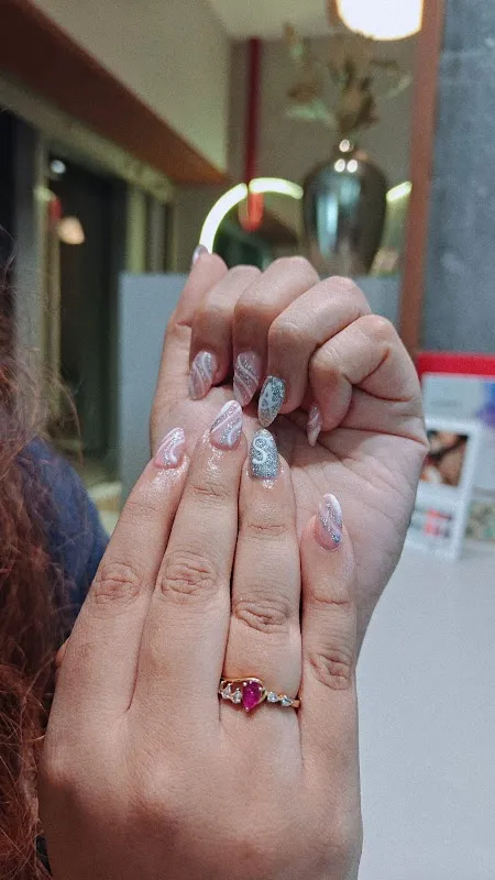 9ine Salon