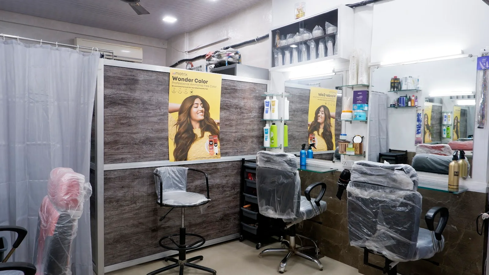 Ritu'S Hair And Beauty Salon