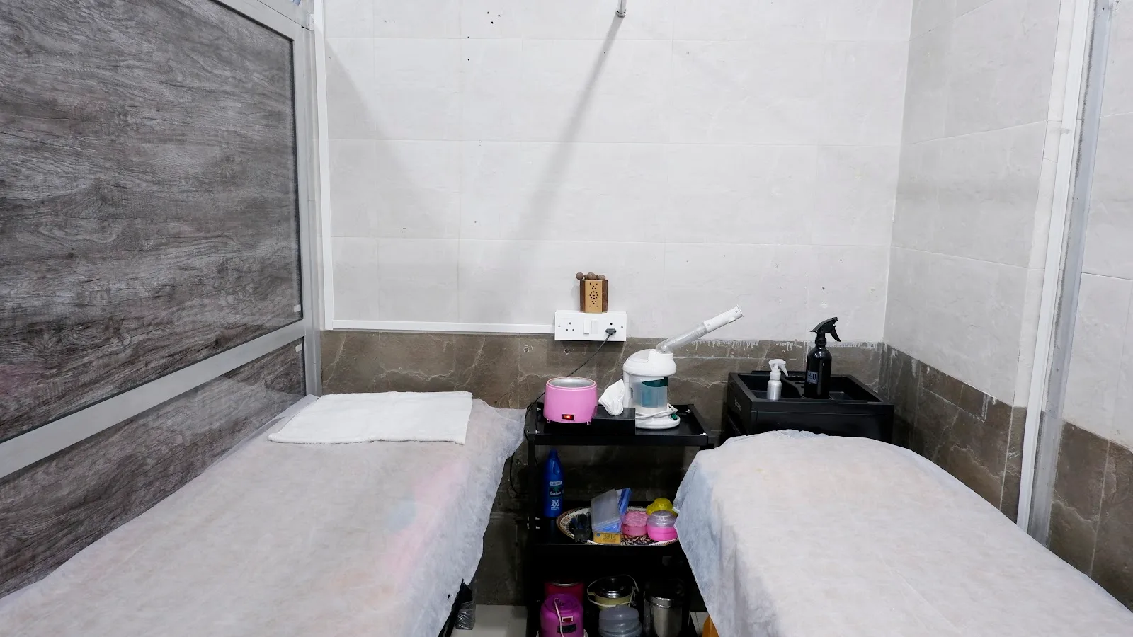 Ritu'S Hair And Beauty Salon