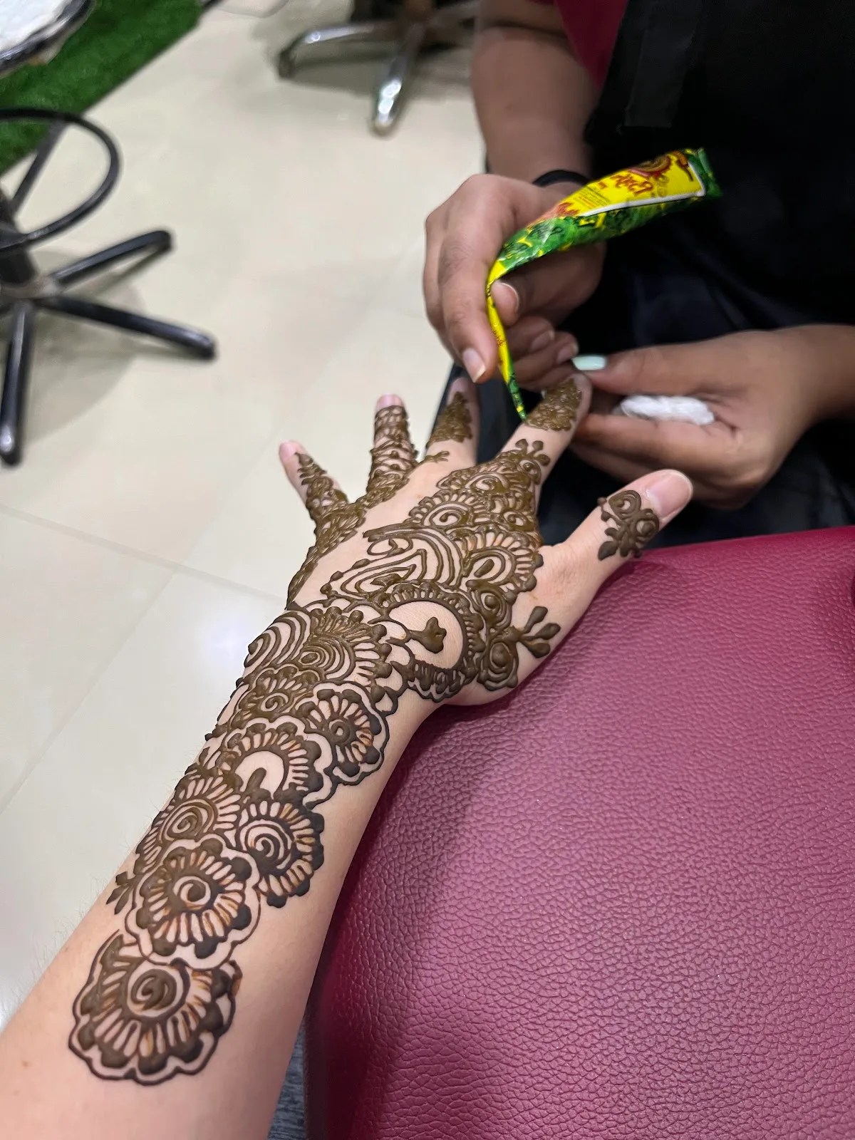 Ritu'S Hair And Beauty Salon