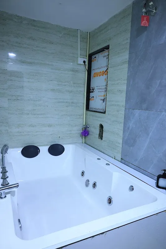 Royal Touch Spa In Goregaon East