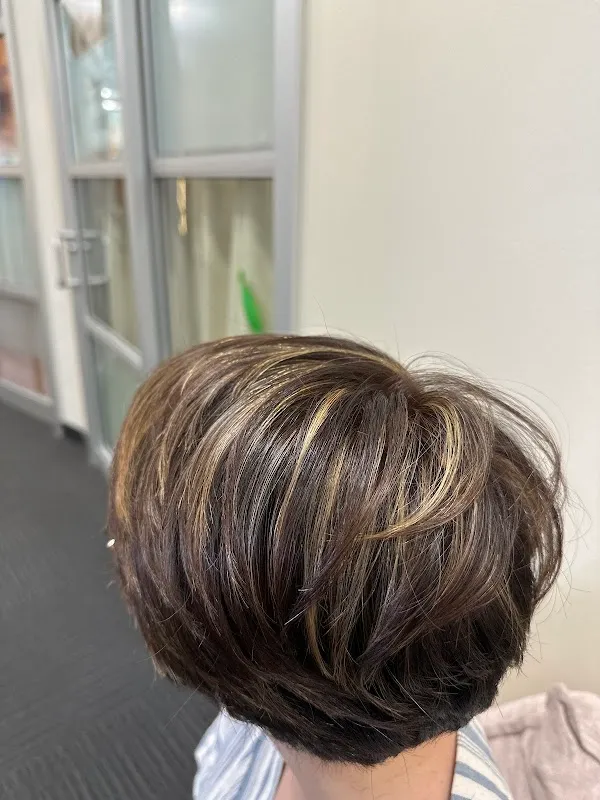 Gina Salon Studio 30