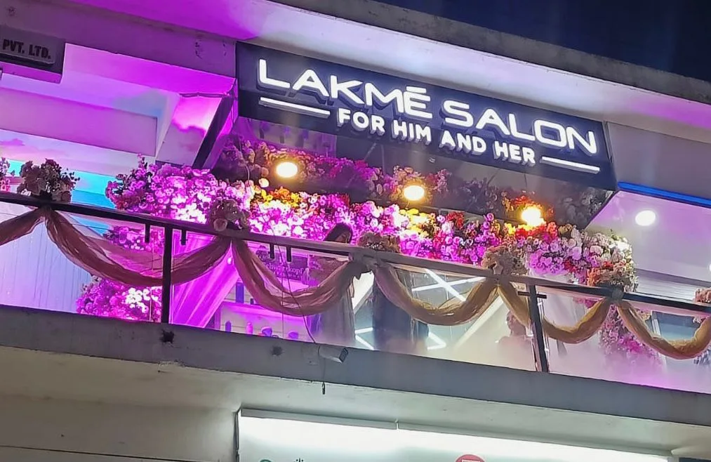 Lakme Salon For Him and Her in Nepania,Indore