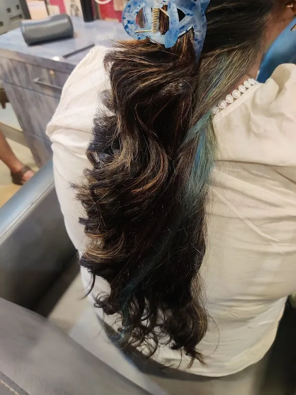 Rising Studio Family Salon & Academy