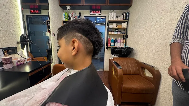 AARIF UNISEX SALON