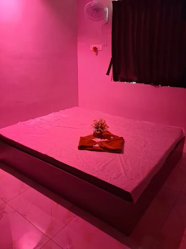 Refresh Salon and Spa - Best Spa in Kakinada