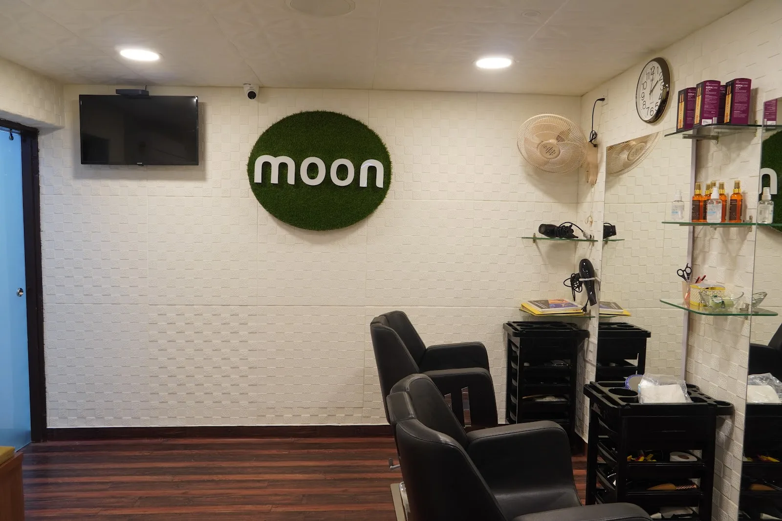 Moon Skin & Hair Care - Beauty Academy with Bridal Studio