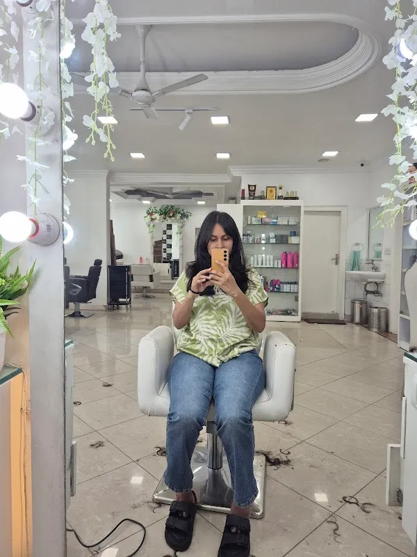 Nikky Bawa Ladies Salon