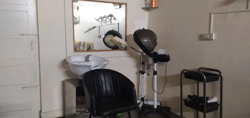 Abhi's Beauty Salon&Makeup Academy
