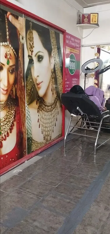 Abhi's Beauty Salon&Makeup Academy