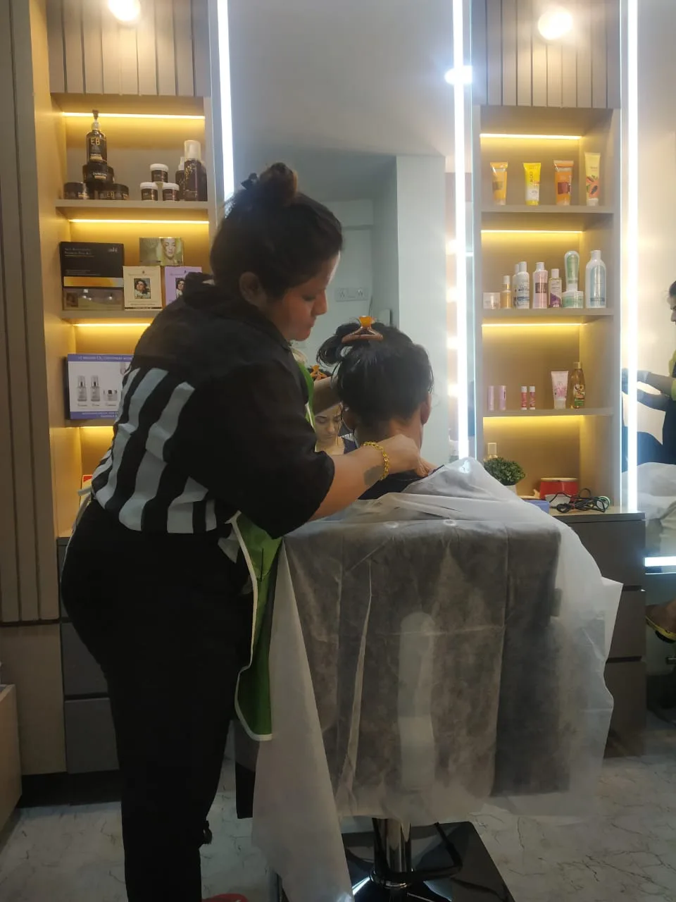 Anushree Hair & Beauty Salon