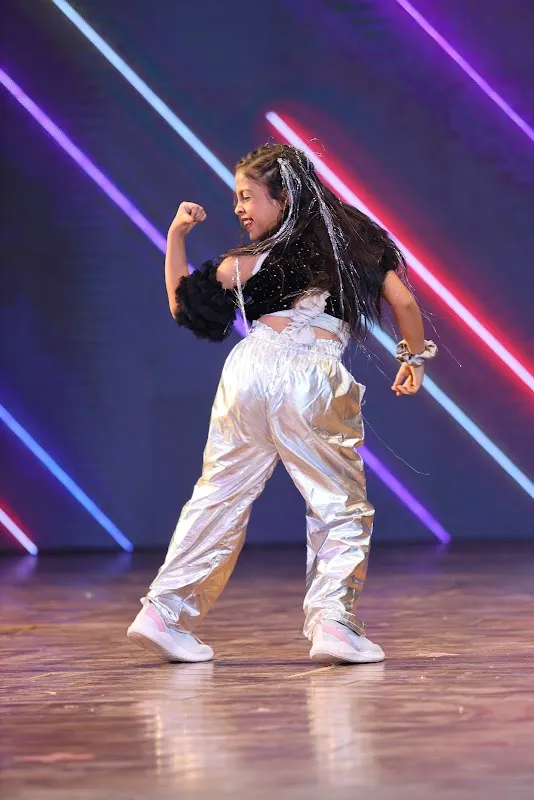 Vibrant Dance Choreography- Professional Dance Academy Agra