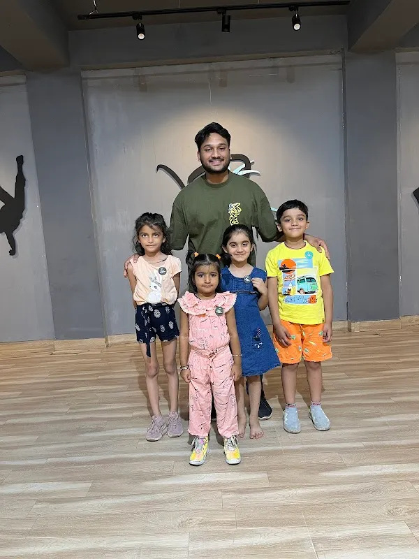 Vibrant Dance Choreography- Professional Dance Academy Agra