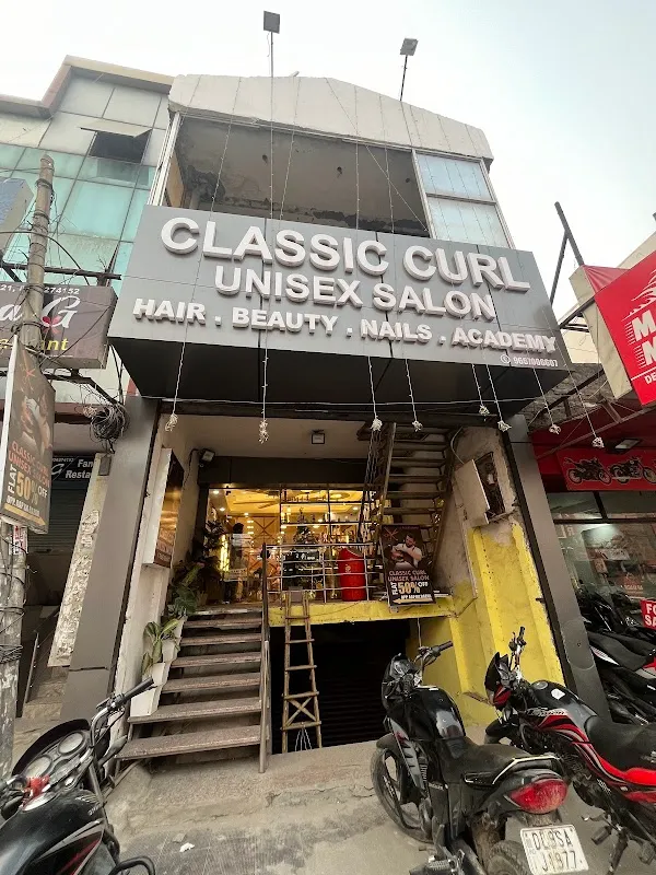 Classic Curl Unisex Salon