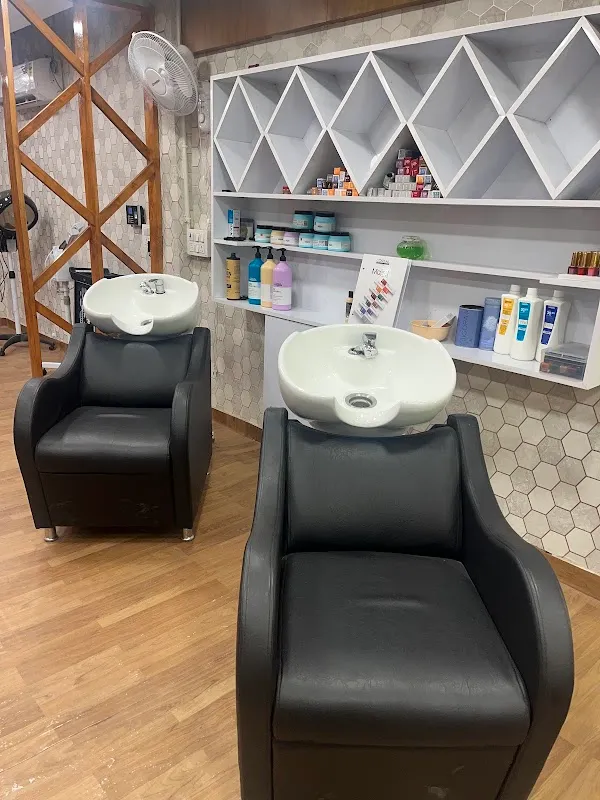 Classic Curl Unisex Salon