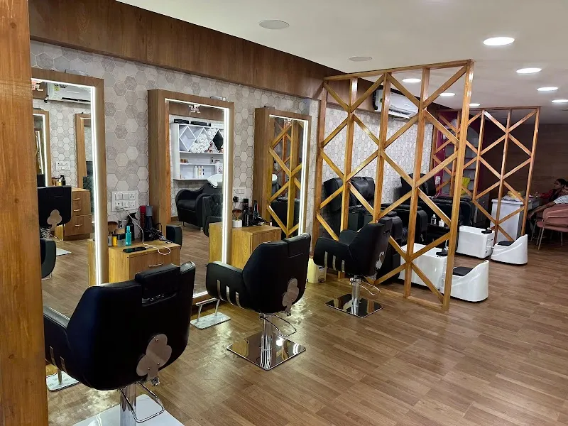 Classic Curl Unisex Salon