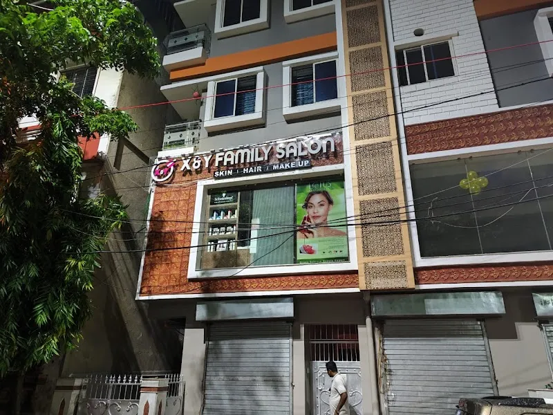 X & Y Family Salon