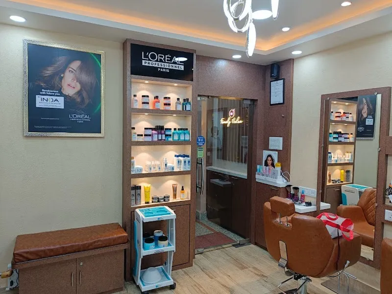 X & Y Family Salon