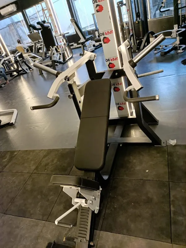 M2J FITNESS CENTRE