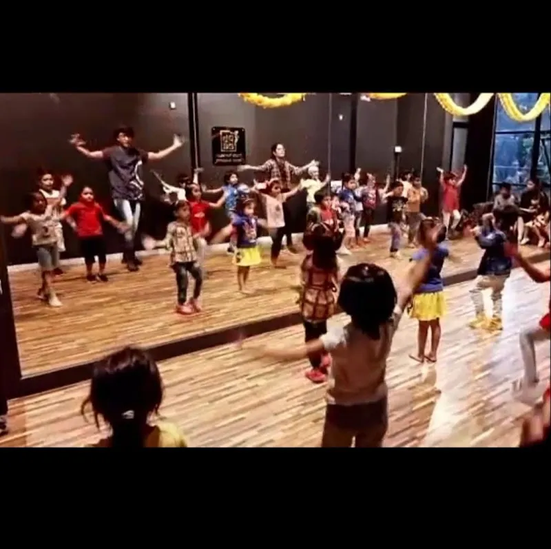 Pratik Baviskar Dance Academy, Ashoka Marg