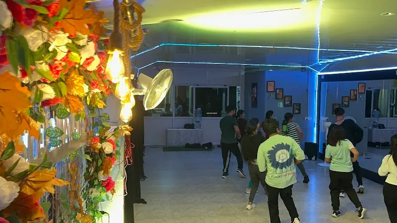 Step Makers Dance And Fitness Studio
