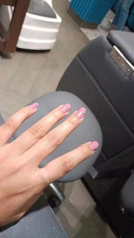 Salon Azure