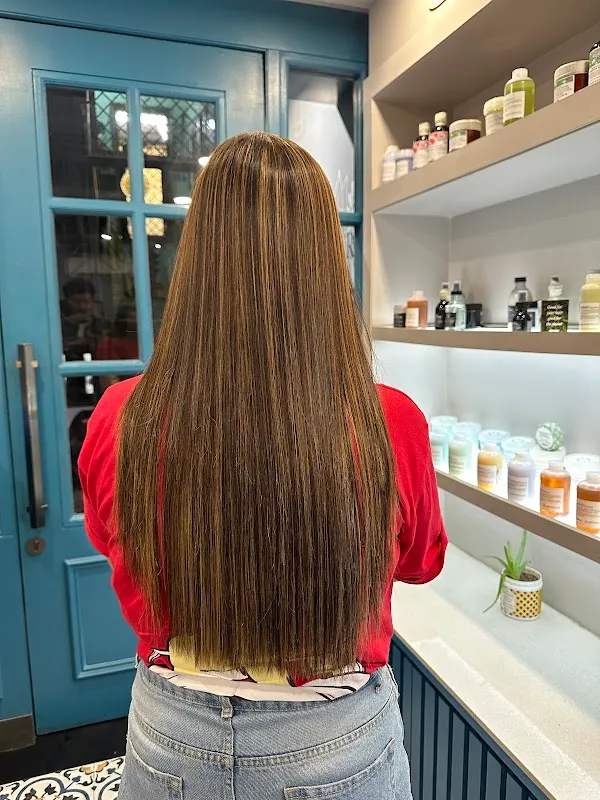 Salon Azure