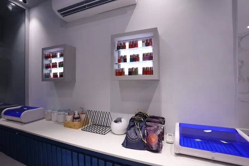 Salon Azure