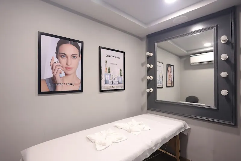 Salon Azure