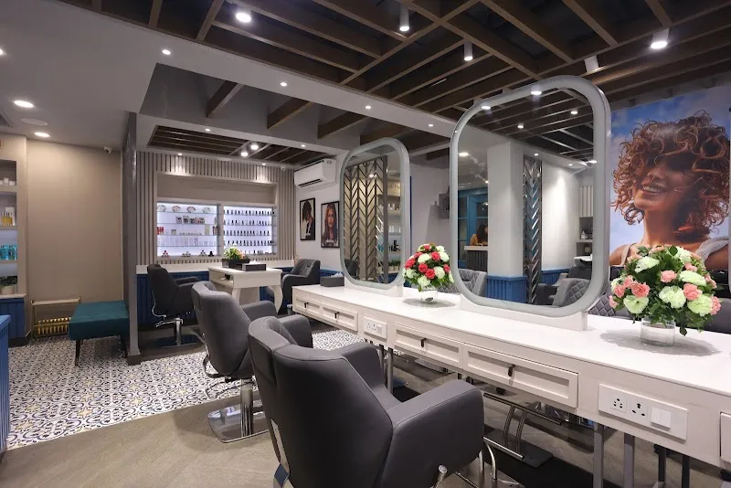 Salon Azure