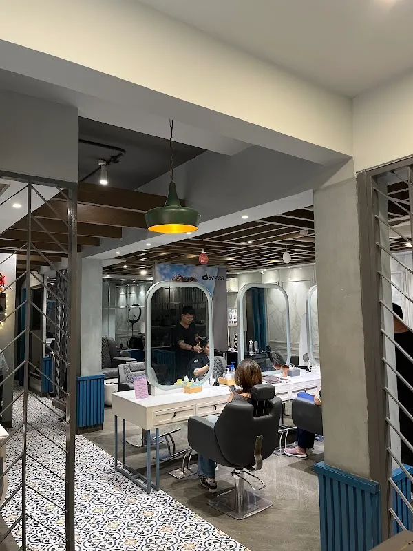 Salon Azure
