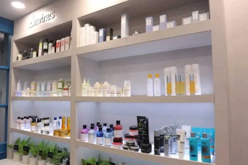 Salon Azure