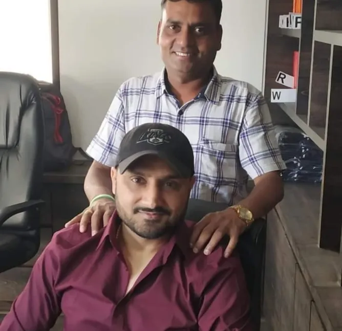 Padmakar massage therapist