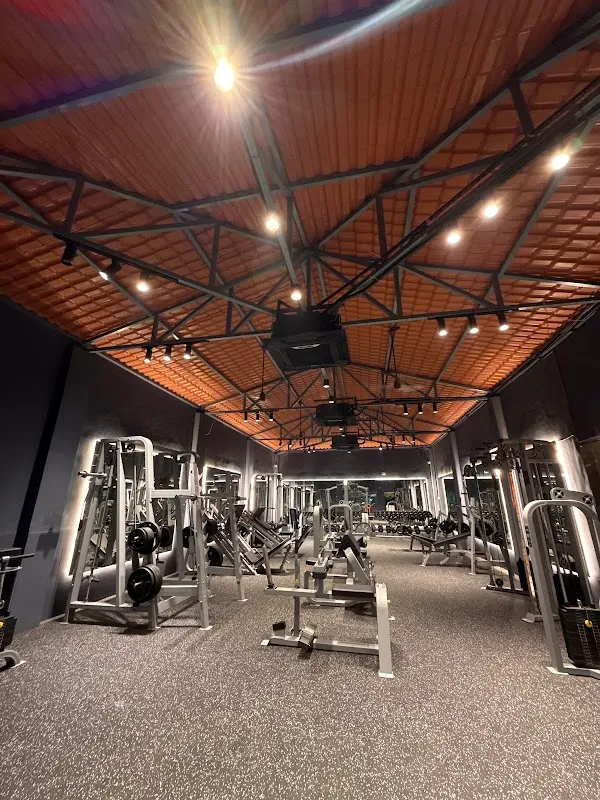 Roar Fitness Oshiwara