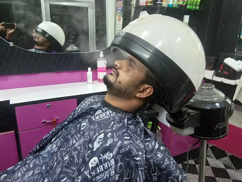 MODERN MENS PARLOUR