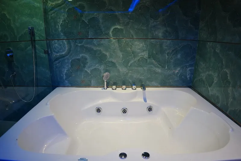 Crown Spa Luxury Pitampura 2nd Branch