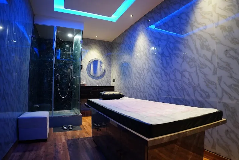 Crown Spa Luxury Pitampura 2nd Branch