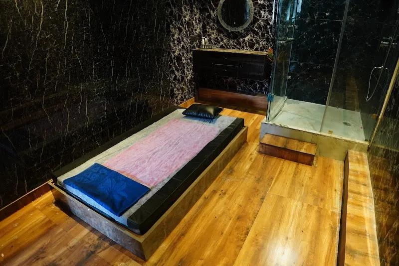 Crown Spa Luxury Pitampura 2nd Branch