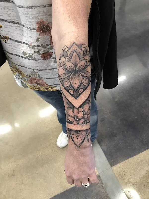 Royal Circle Tattoo studio and Art