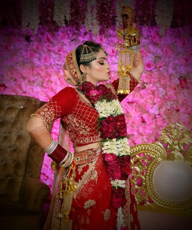 Atoshi Singh Salon & Makeup Studio